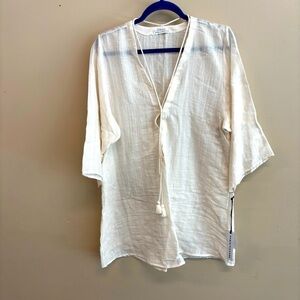 Robin Piccone ECRU white swim coverup. New with tags. Size Medium